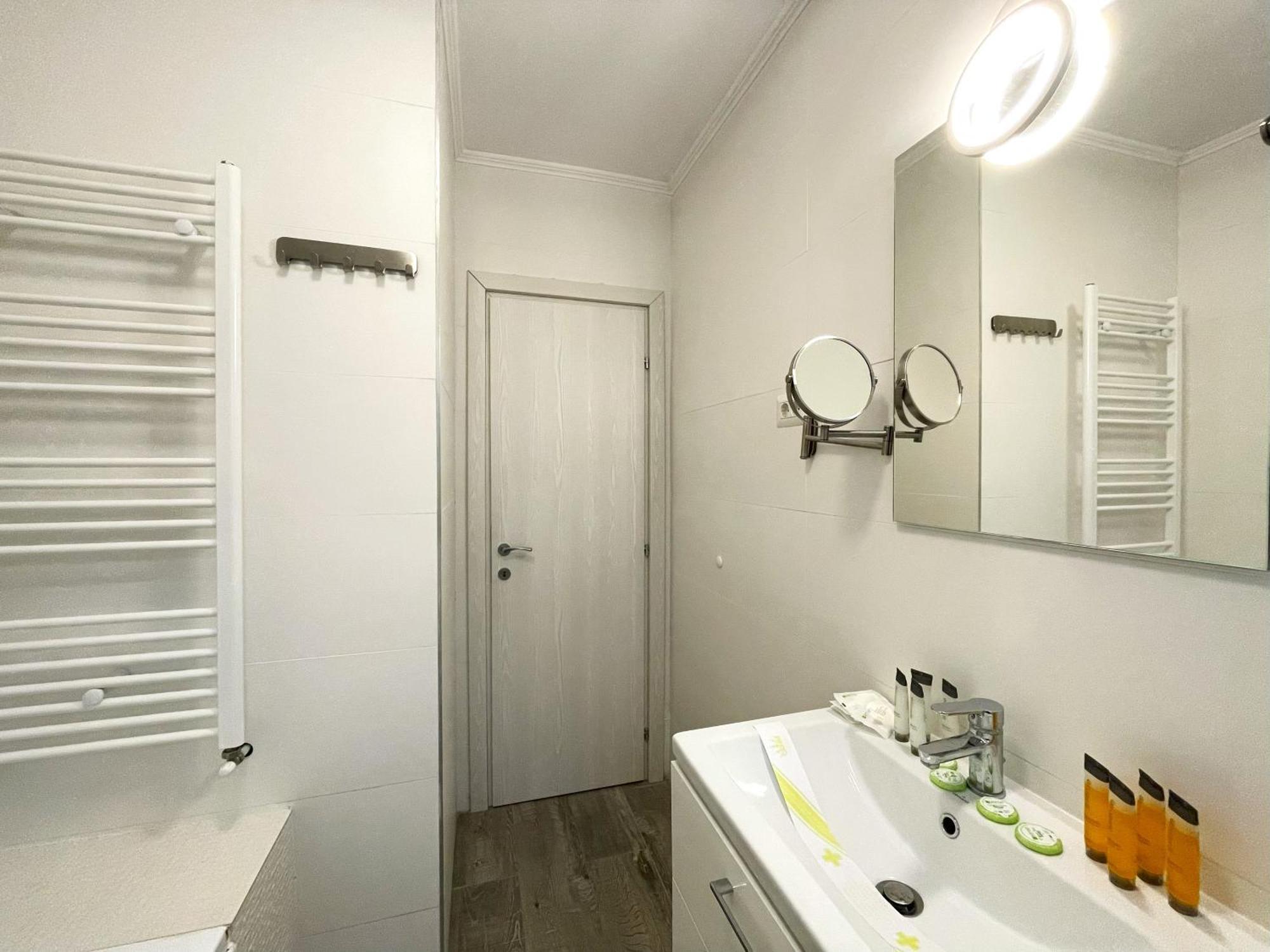 Cozy Riverfront Apartments With Garden And Mountain View Buşteni 外观 照片
