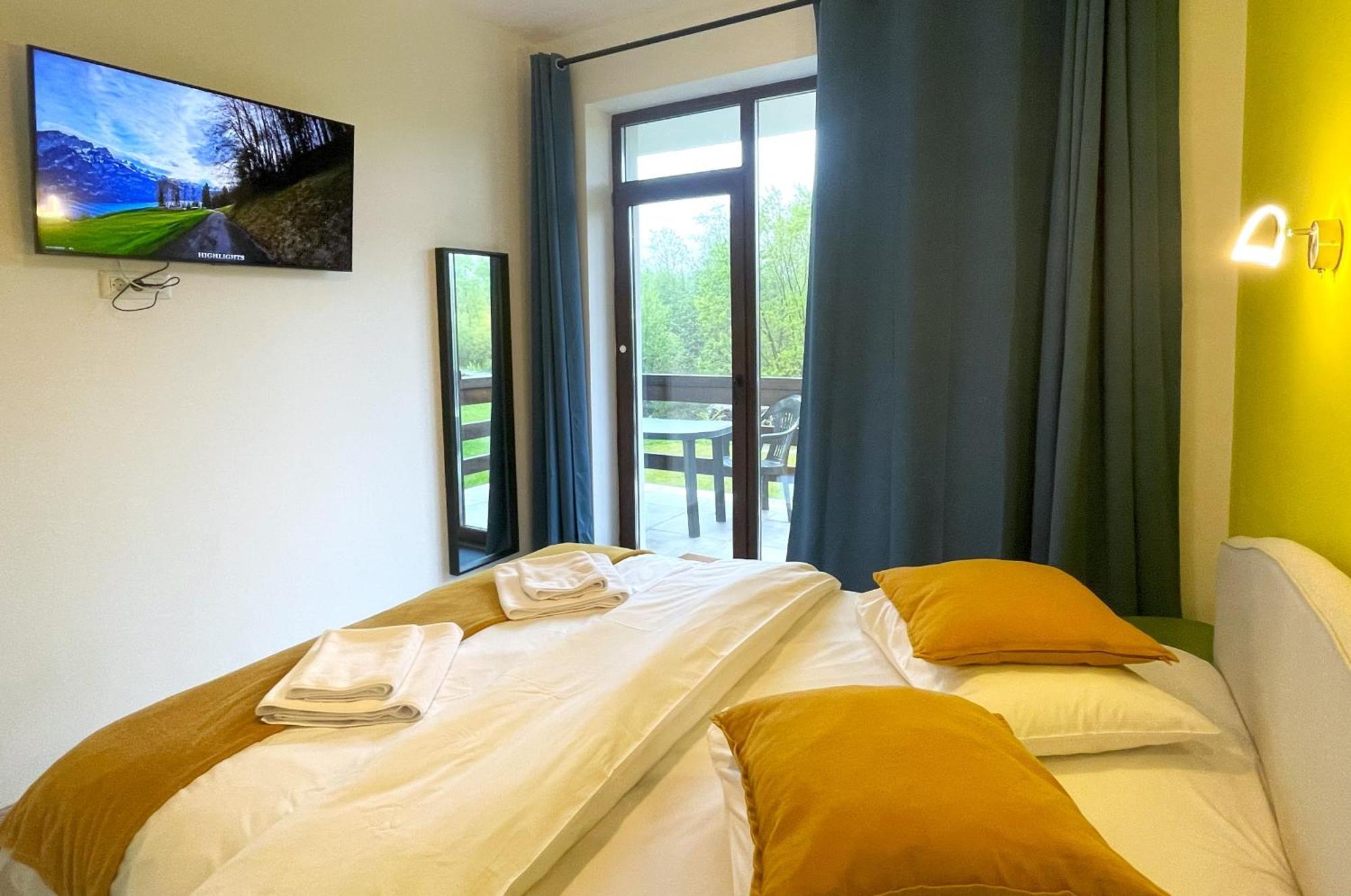 Cozy Riverfront Apartments With Garden And Mountain View Buşteni 外观 照片