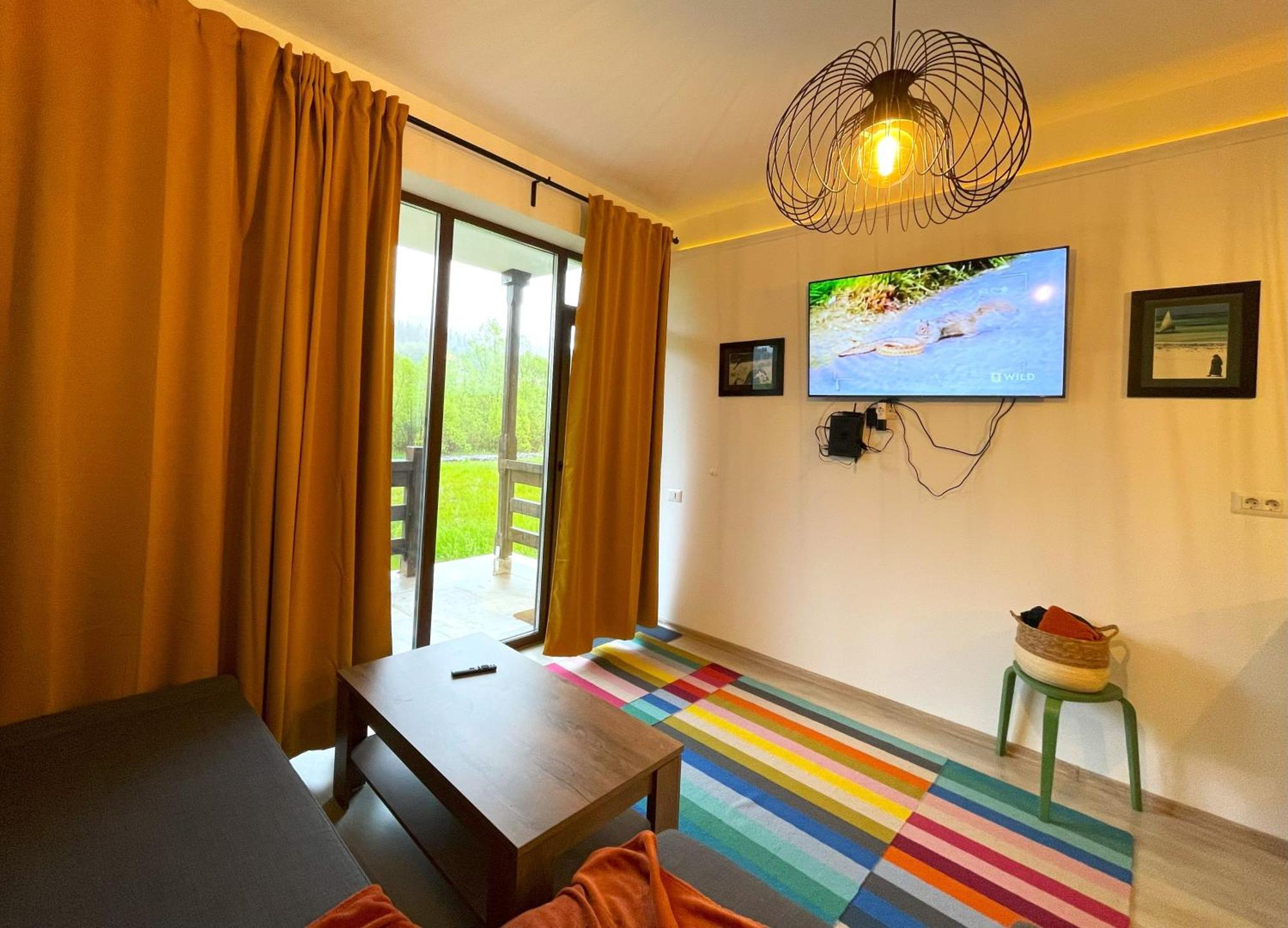 Cozy Riverfront Apartments With Garden And Mountain View Buşteni 外观 照片