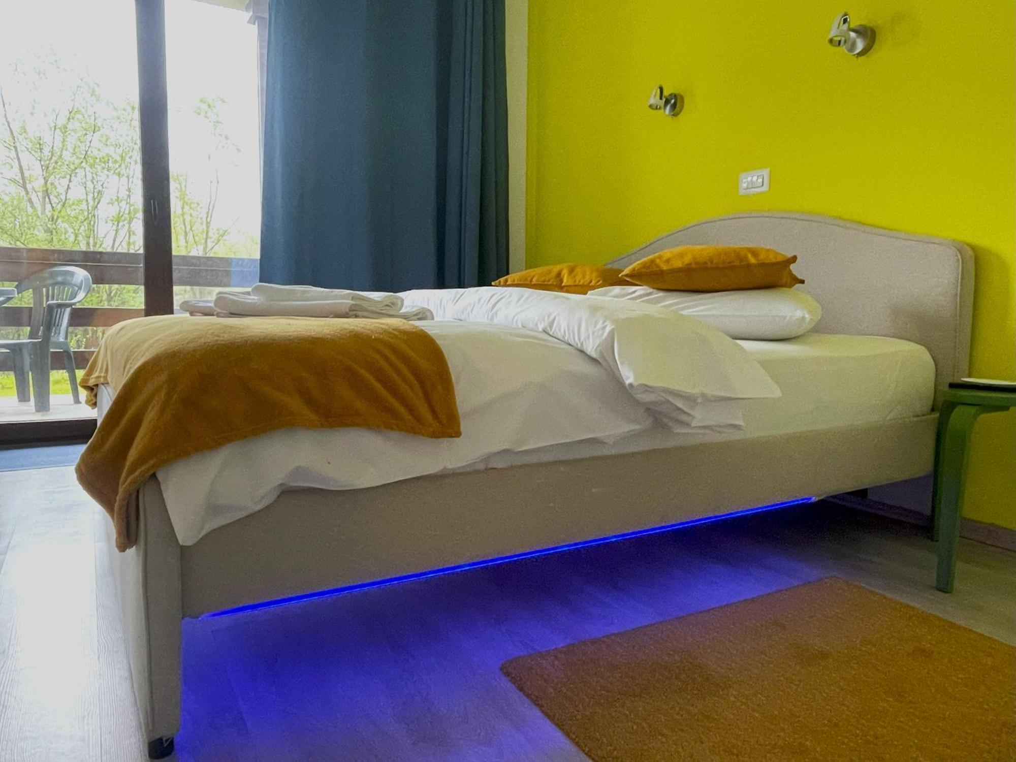 Cozy Riverfront Apartments With Garden And Mountain View Buşteni 外观 照片