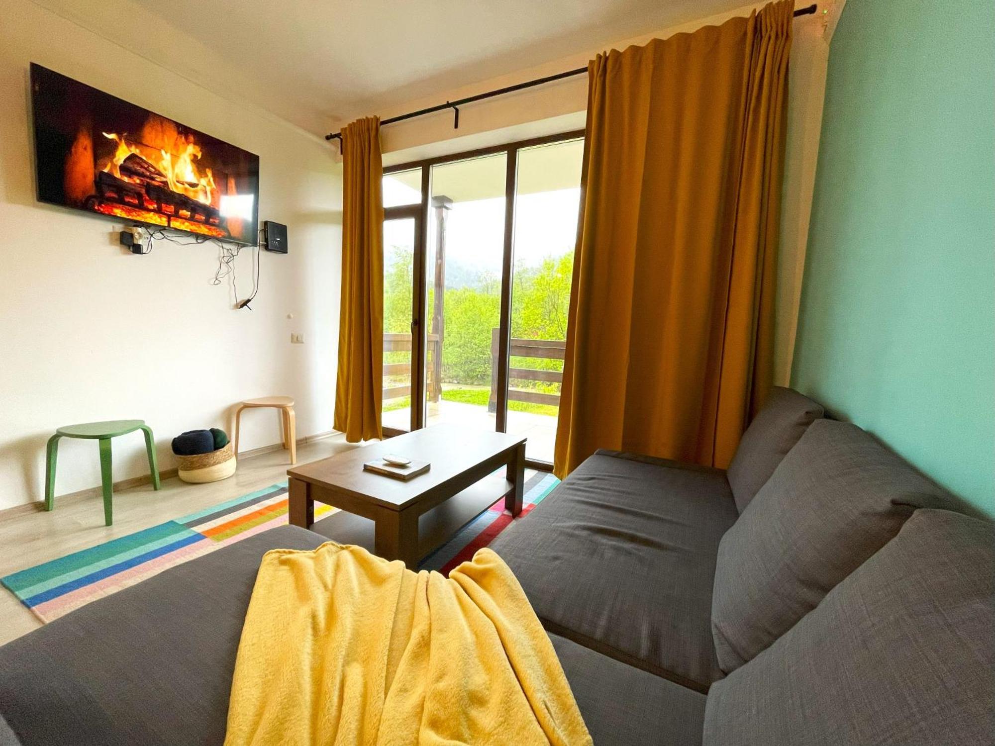 Cozy Riverfront Apartments With Garden And Mountain View Buşteni 外观 照片
